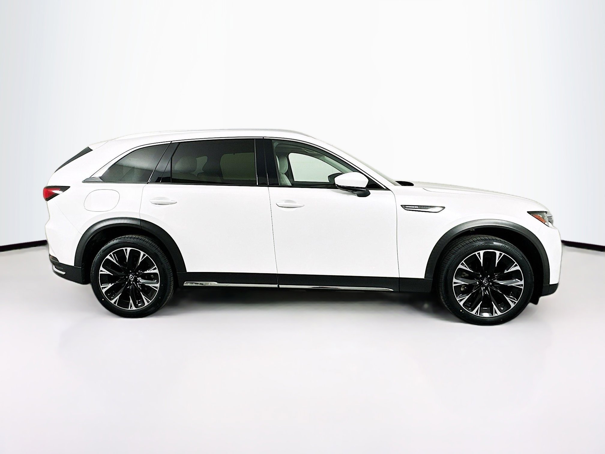 Used 2024 MAZDA CX-90 Plug-In Hybrid w/ Premium Plus AWD/4WD image 10
