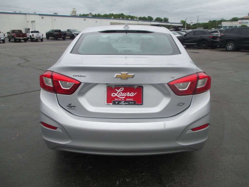 Used 2018 Chevrolet Cruze LT w/ Convenience Package FWD image 7