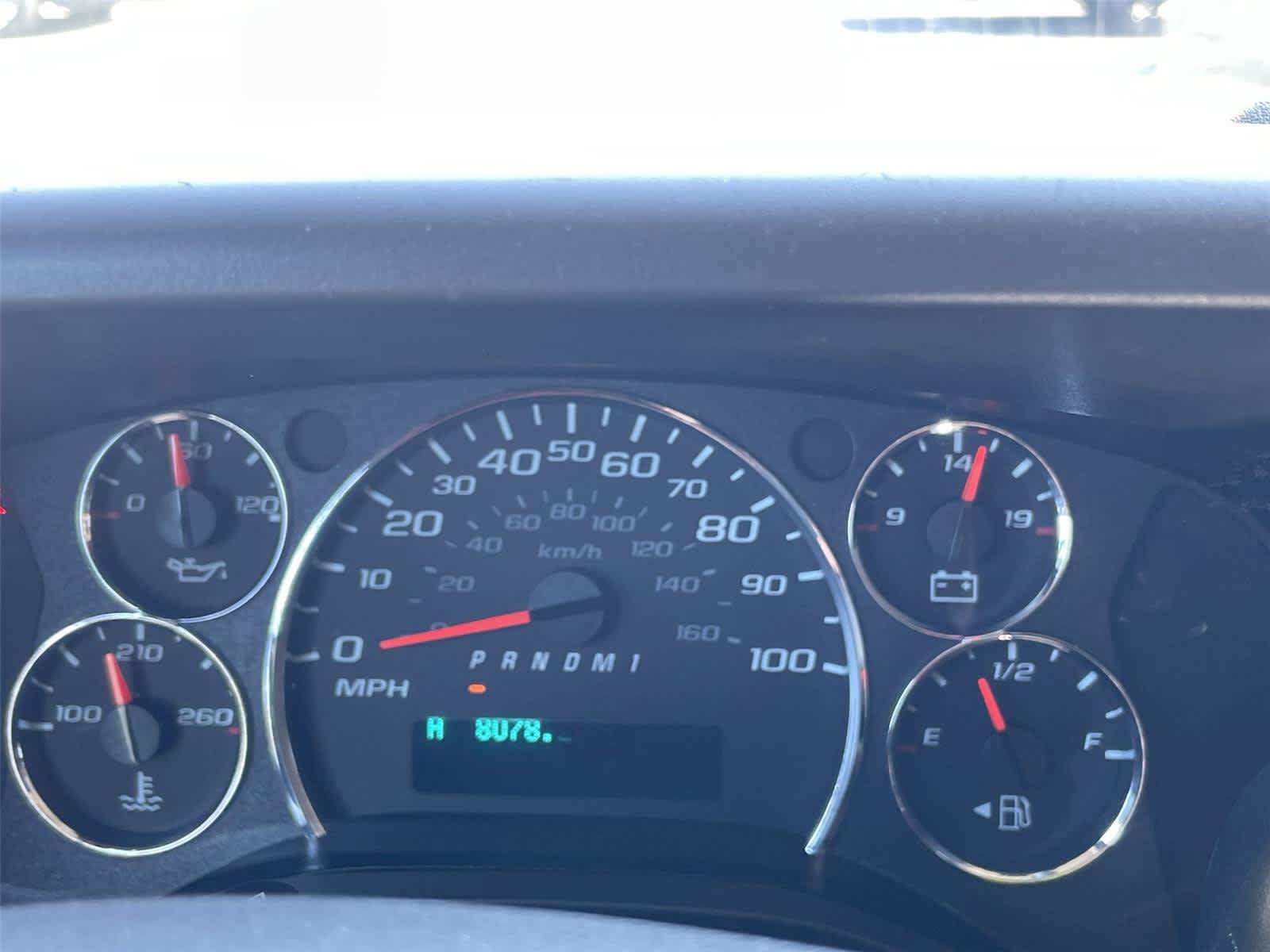Used 2025 Chevrolet Express 2500 w/ Driver Convenience Package RWD image 22