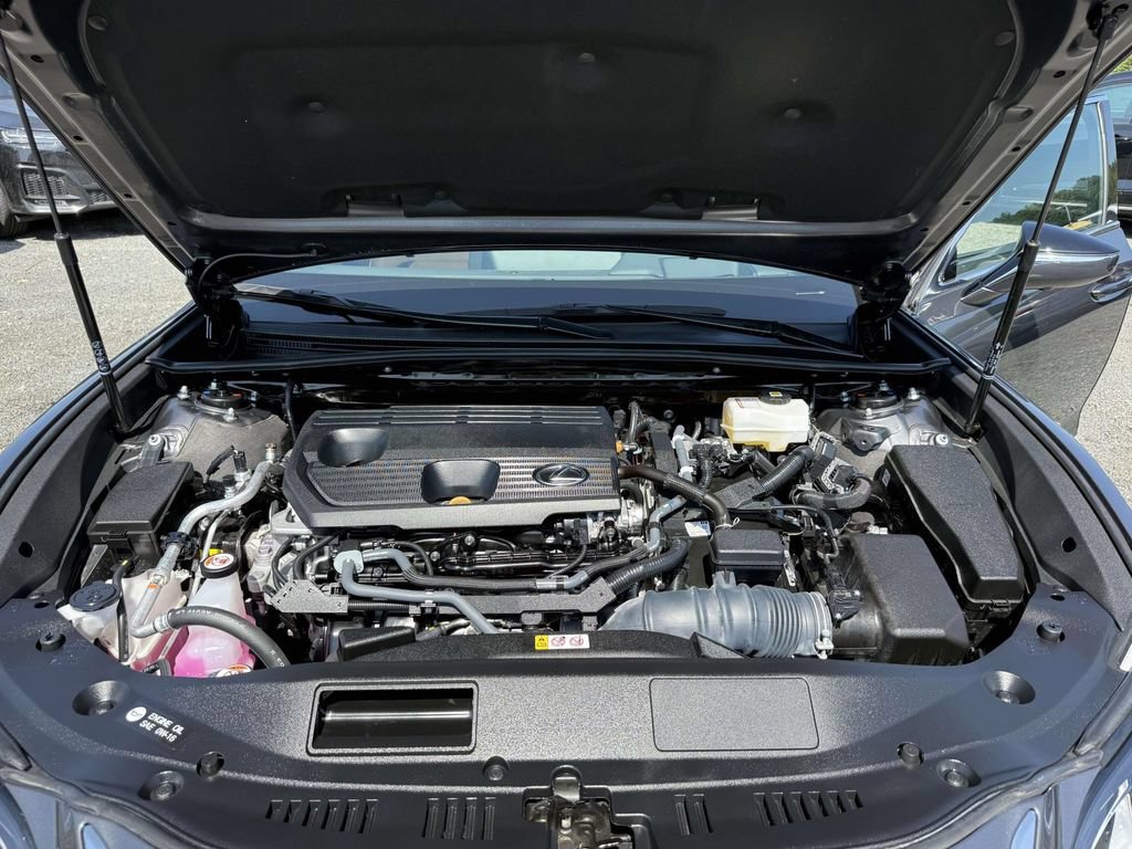 Used 2024 Lexus ES 300h w/ Technology Package FWD image 29