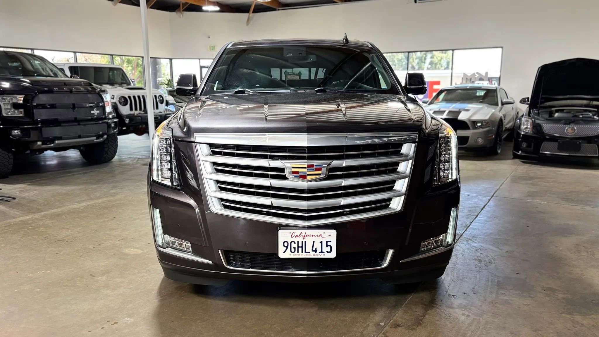 Used 2016 Cadillac Escalade ESV Platinum AWD/4WD image 5