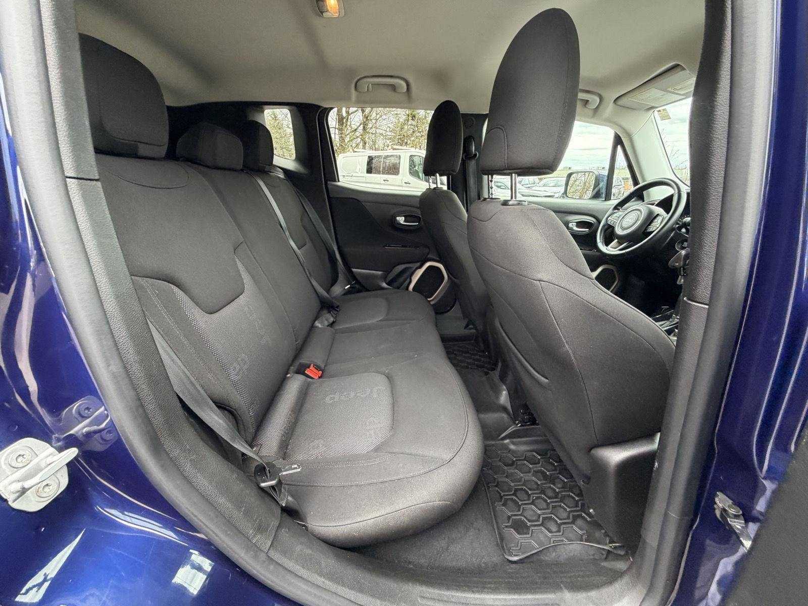 Used 2016 Jeep Renegade Latitude AWD/4WD image 25