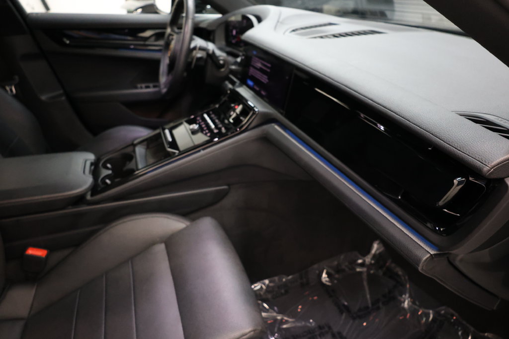 Used 2025 Porsche Panamera image 71