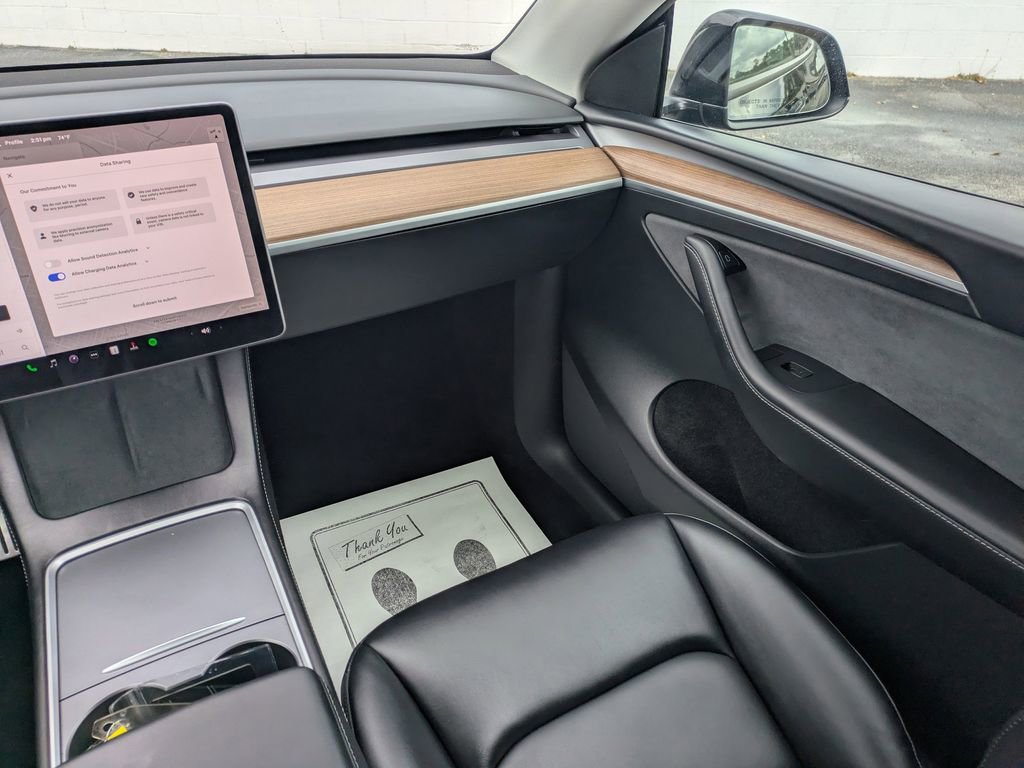 Used 2024 Tesla Model Y Performance image 22