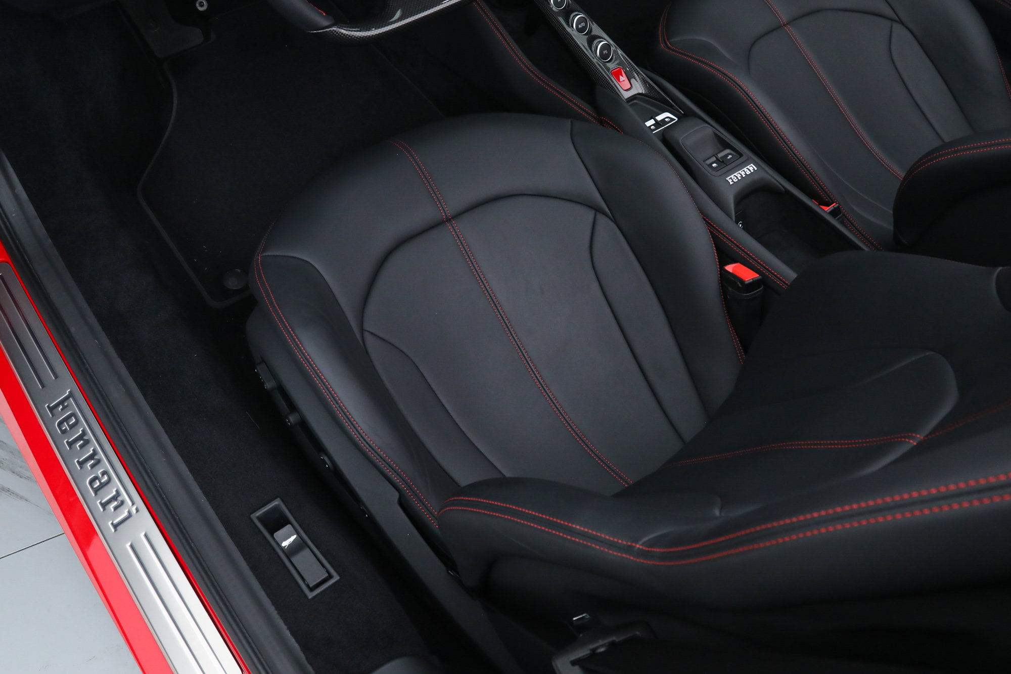 Certified 2023 Ferrari F8 Tributo RWD image 28