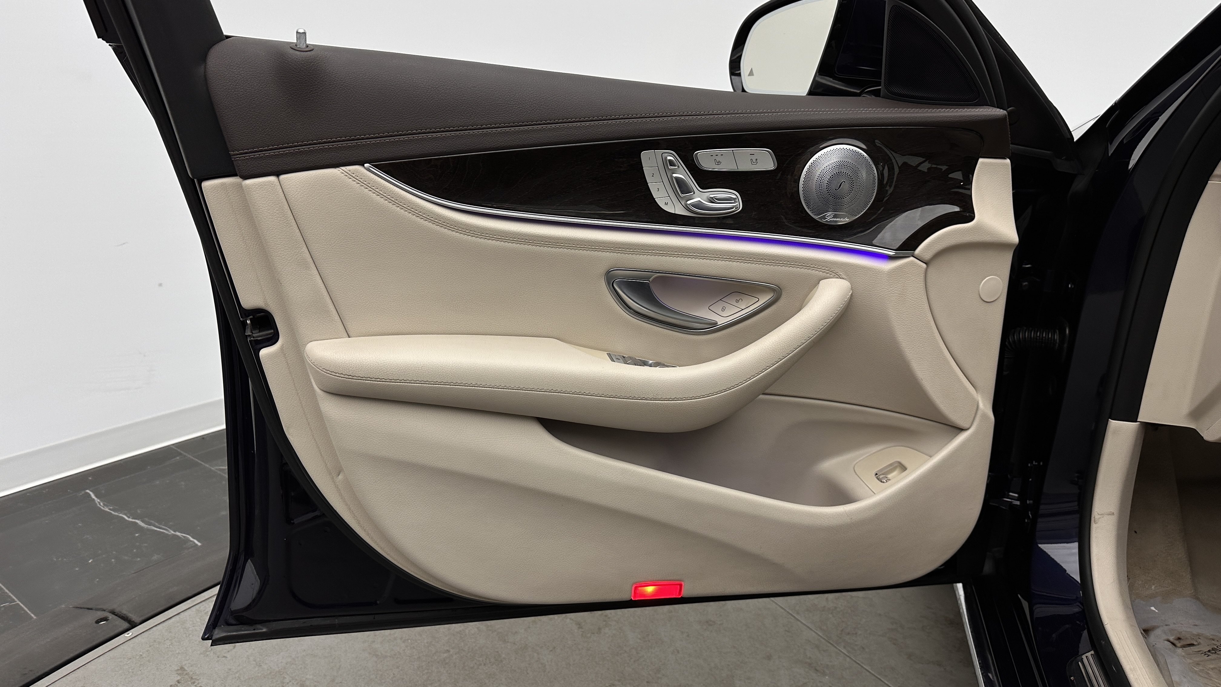 Used 2017 Mercedes-Benz E 300 image 12