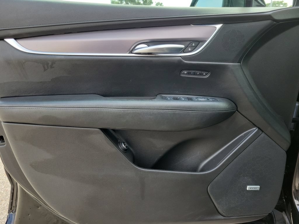 Used 2017 Cadillac XT5 Premium Luxury w/ Driver Assist Package AWD/4WD image 17