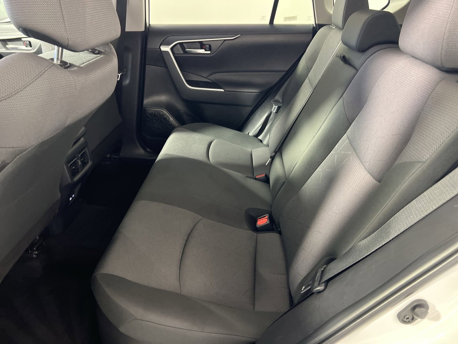 Used 2025 Toyota RAV4 XLE image 25