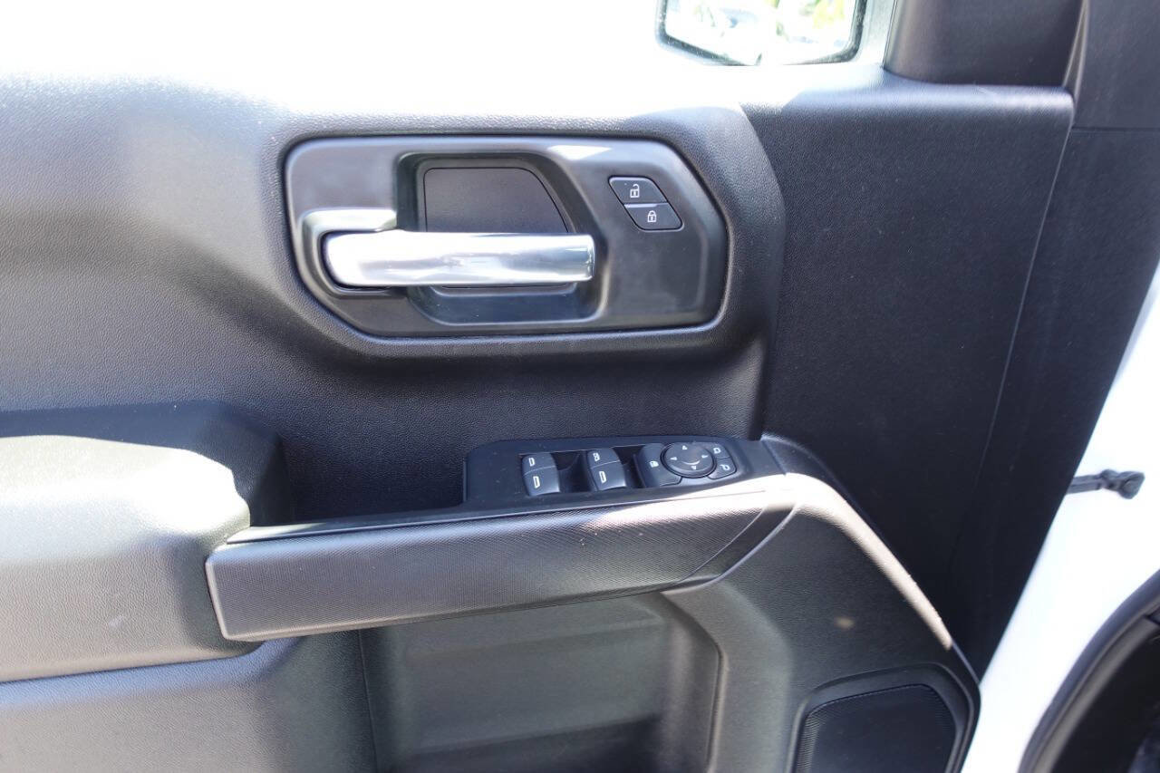Used 2024 Chevrolet Silverado 1500 W/T w/ WT Value Package AWD/4WD image 18