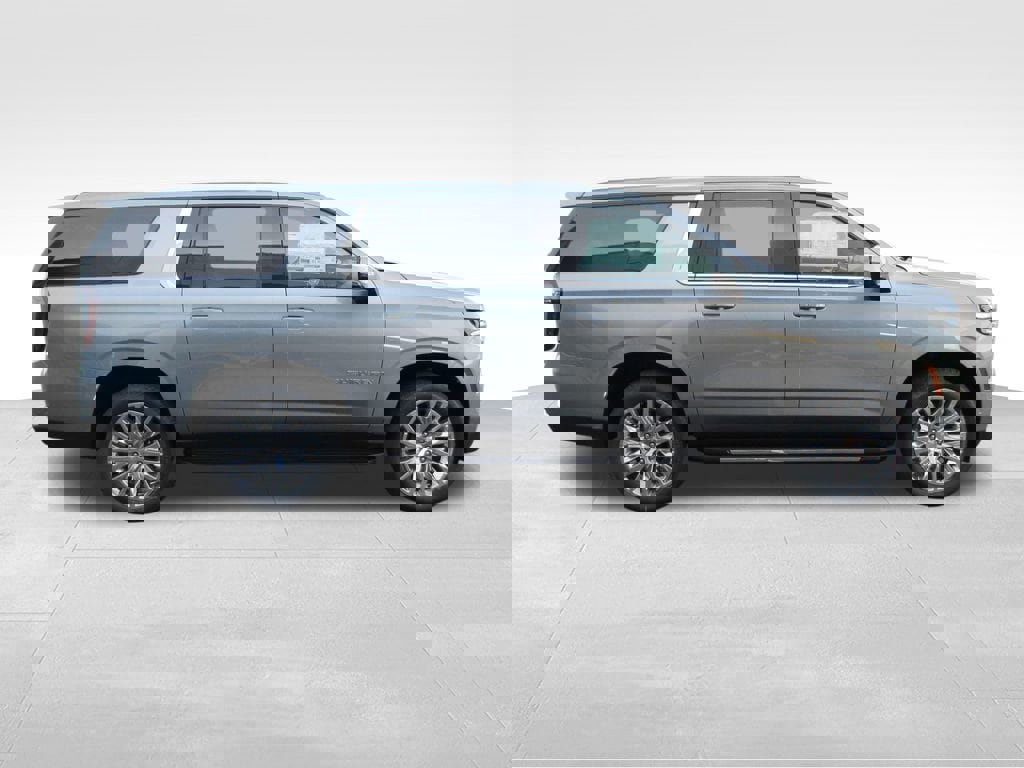 New 2026 Chevrolet Suburban LT image 7