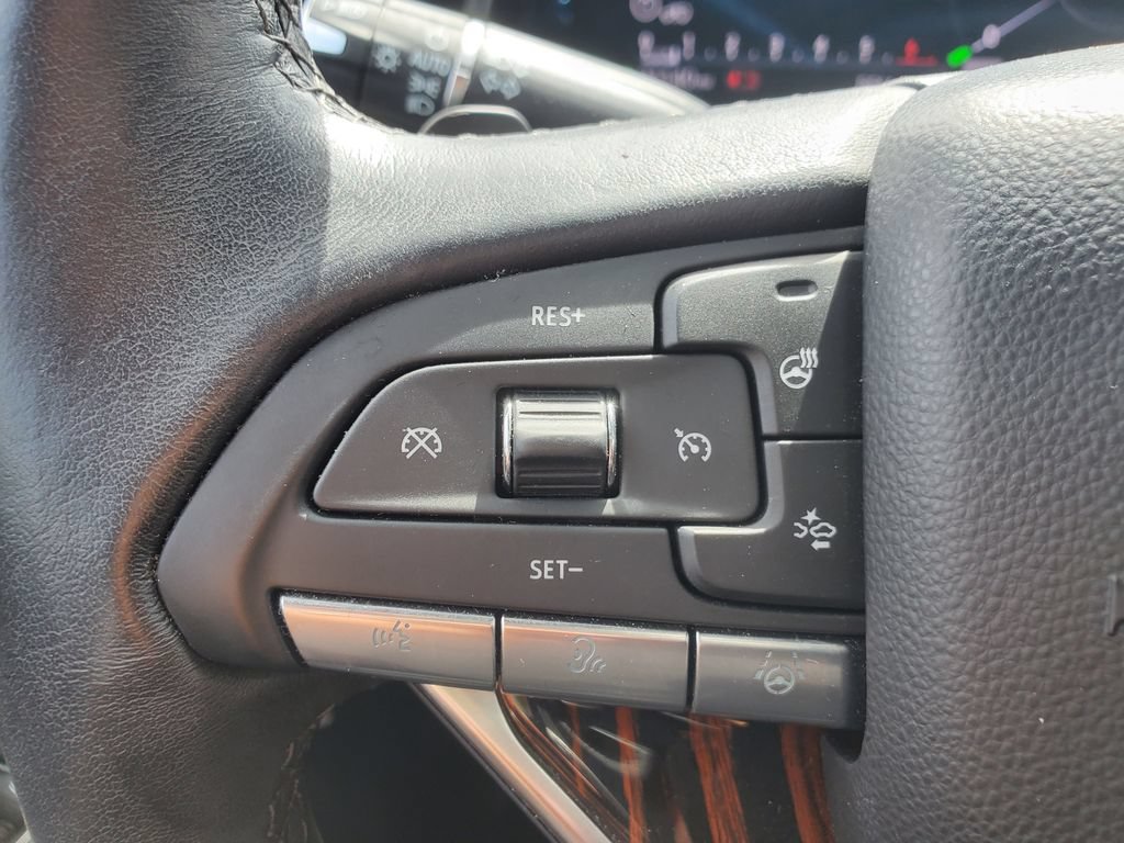 Used 2024 Cadillac Escalade Premium Luxury w/ Performance Package AWD/4WD image 25