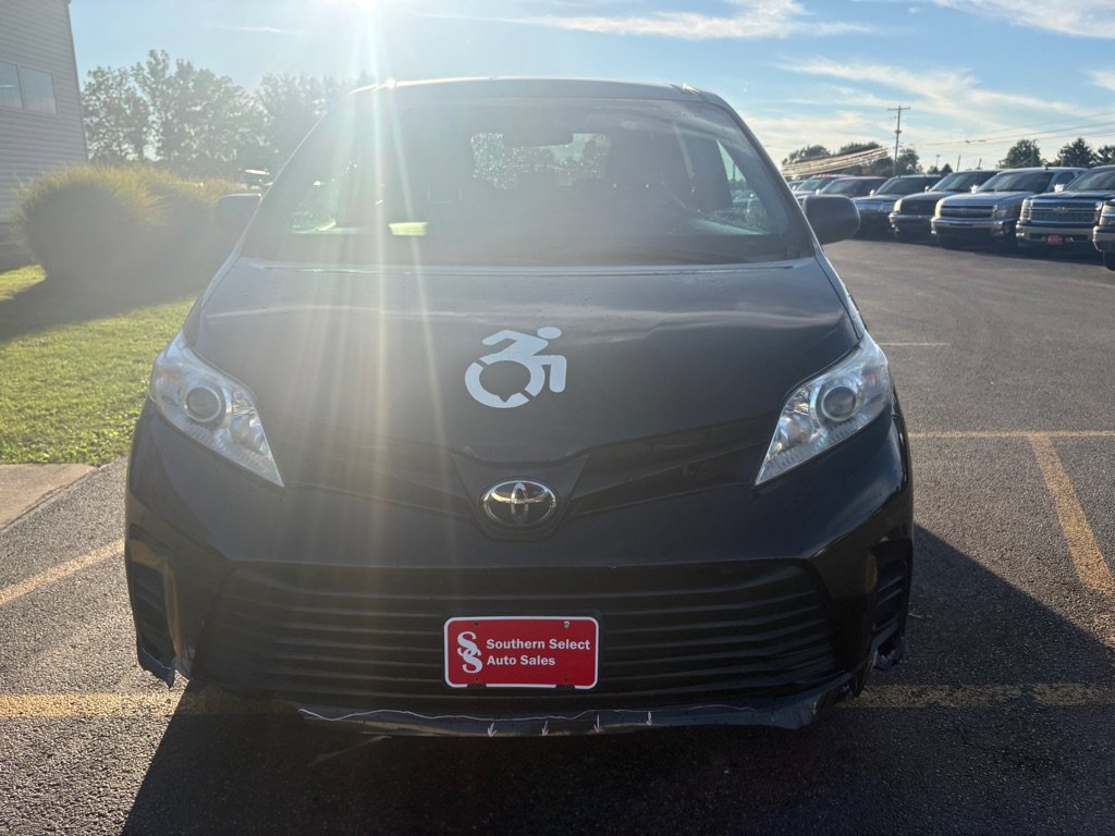Used 2020 Toyota Sienna L FWD image 3