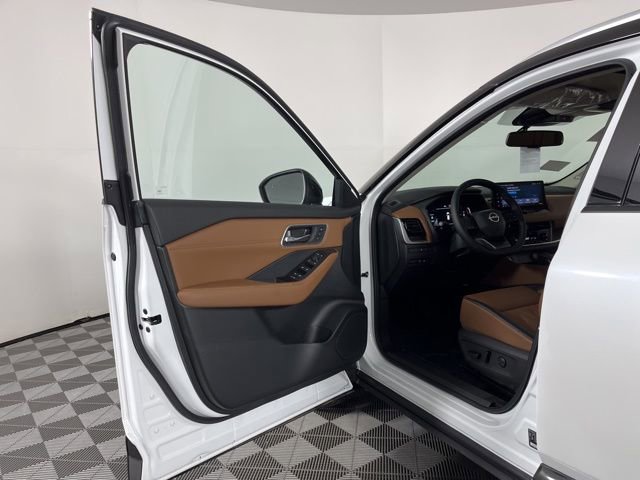 New 2026 Nissan Rogue Platinum image 16