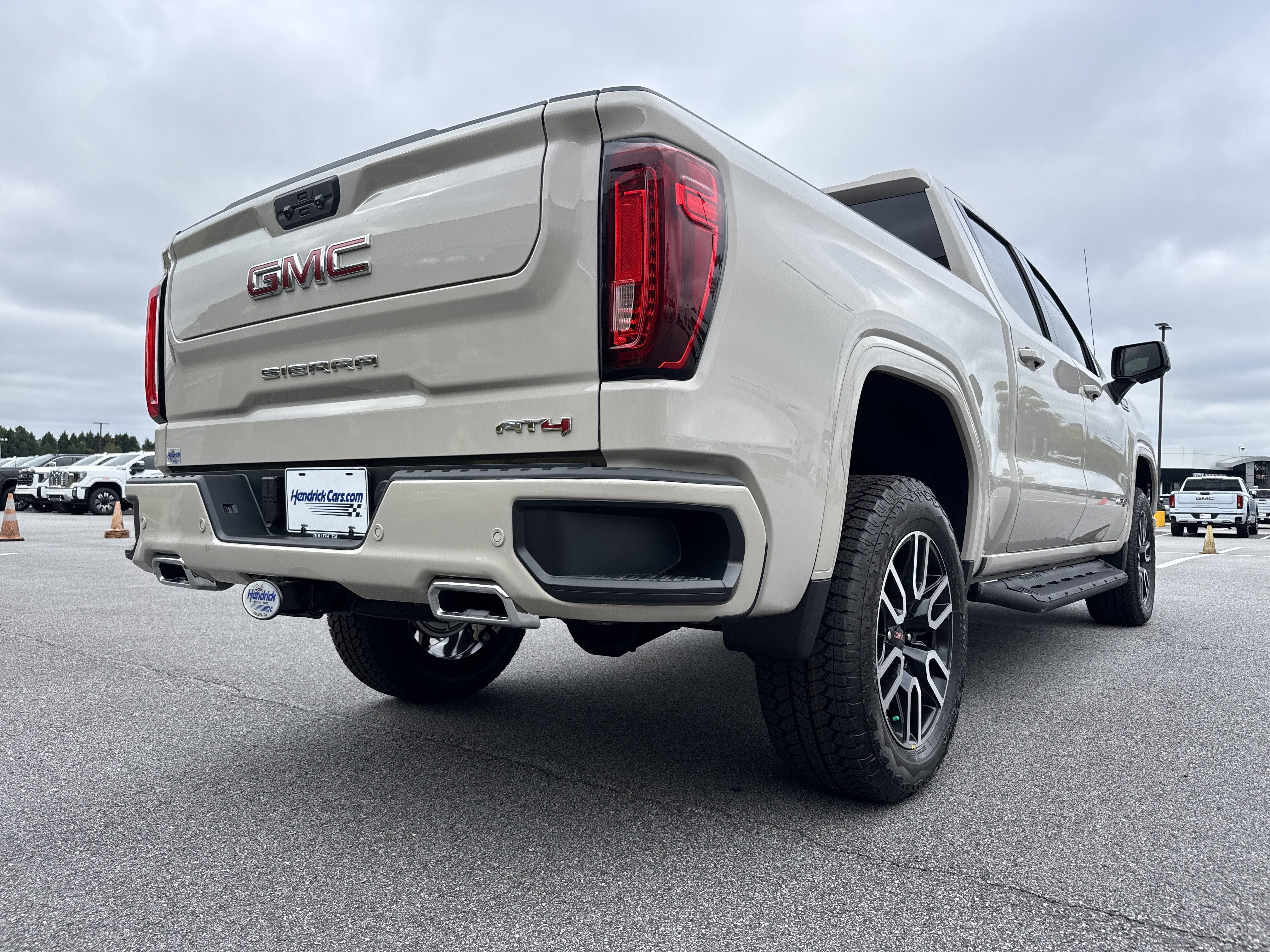 New 2026 GMC Sierra 1500 AT4 w/ AT4 Premium Package AWD/4WD image 10