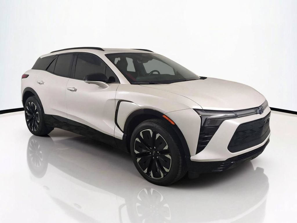 Used 2024 Chevrolet Blazer EV RS RWD image 2