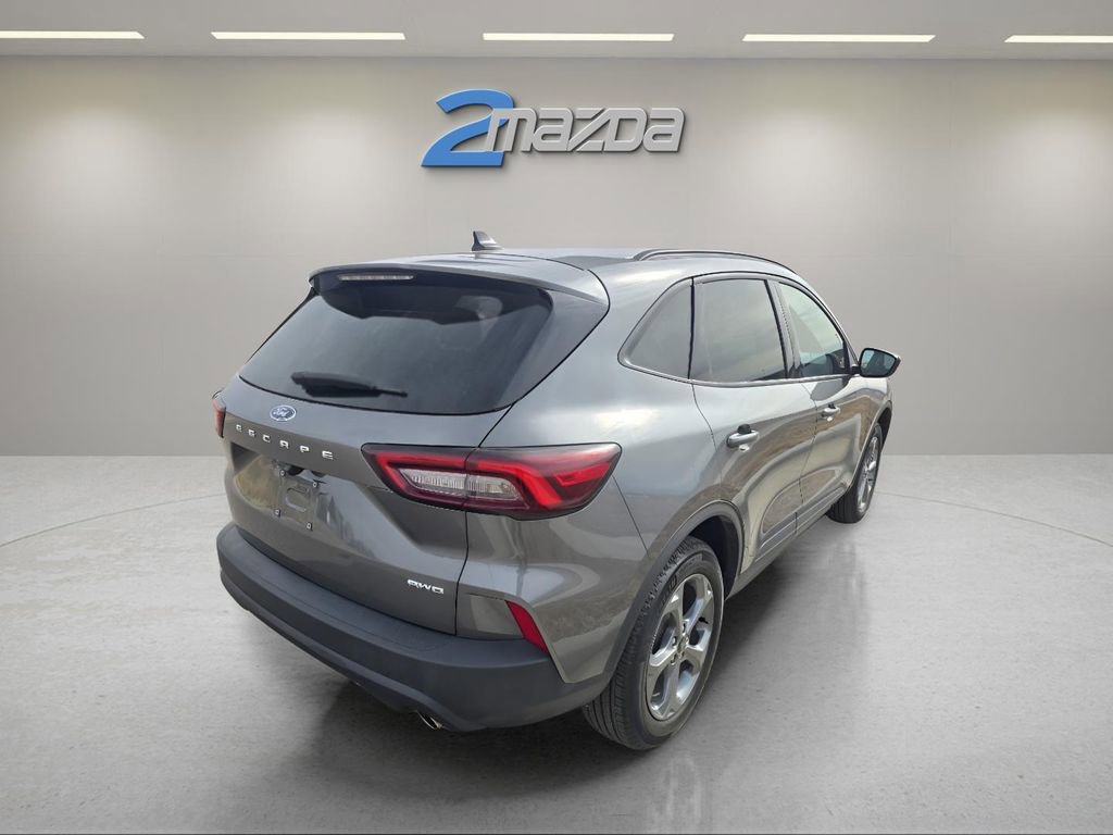 Used 2025 Ford Escape ST-Line image 5
