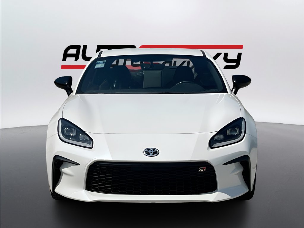 Used 2026 Toyota GR86 Premium w/ ALL Weather Mat Package (TMS) RWD image 2