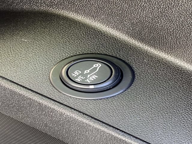 Used 2024 Chevrolet Equinox LT FWD image 32