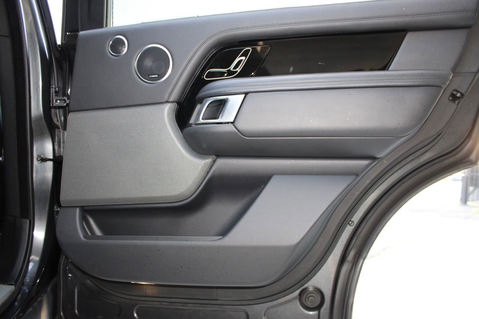 Used 2021 Land Rover Range Rover P525 Westminster Edition LWB image 19