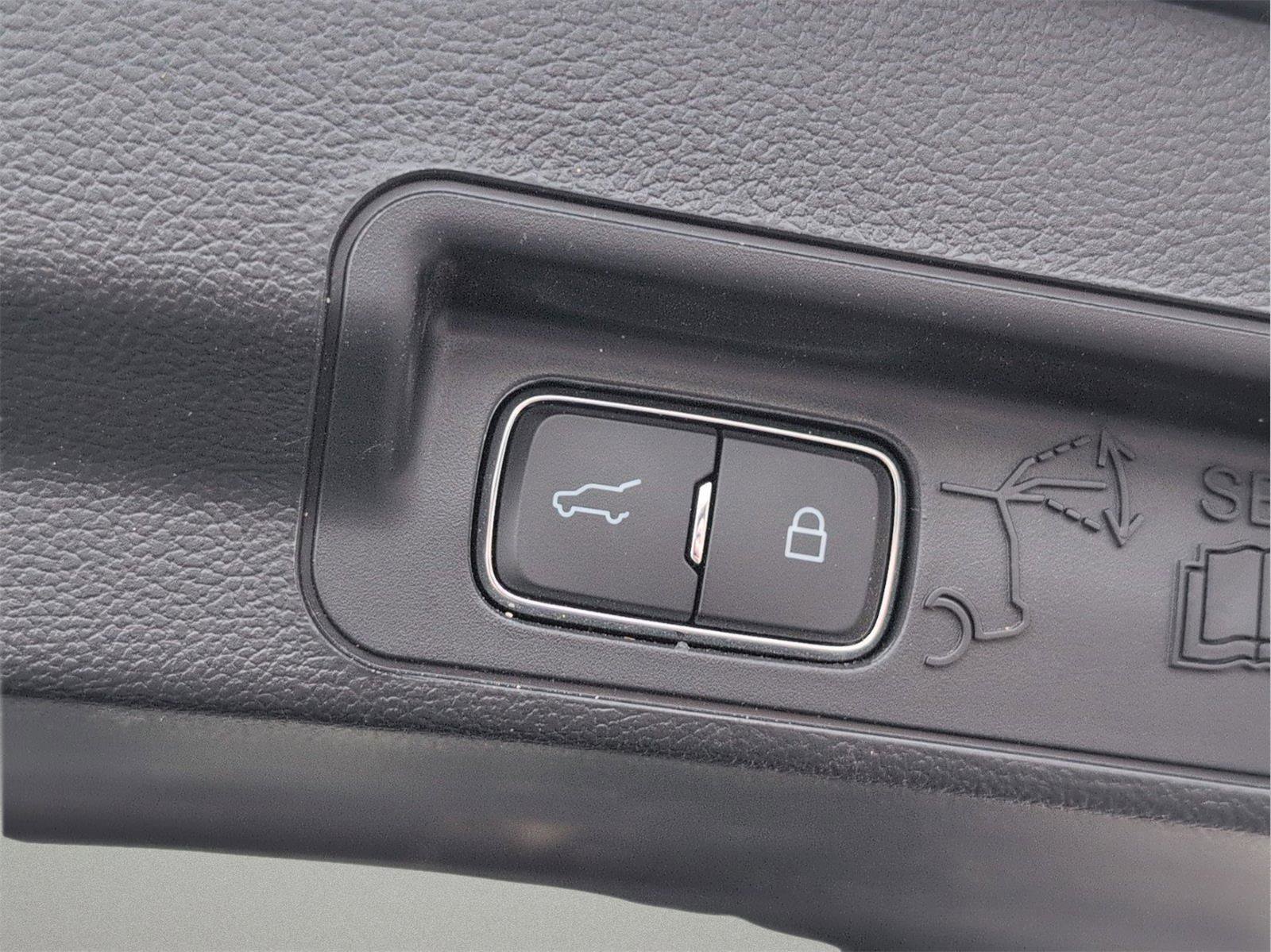 Used 2023 Ford Explorer Limited w/ Limited Technology Package image 10