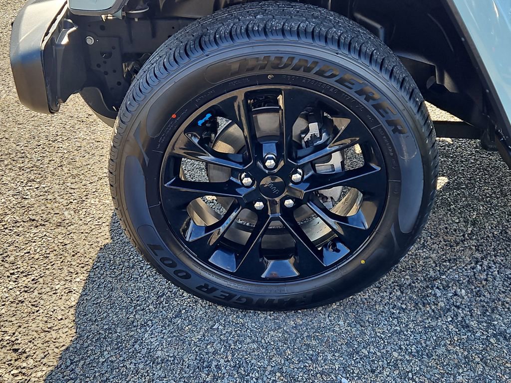 Used 2023 Jeep Wrangler Sahara w/ Dual Top Group image 7