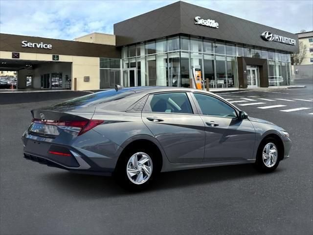 New 2026 Hyundai Elantra SE FWD image 8