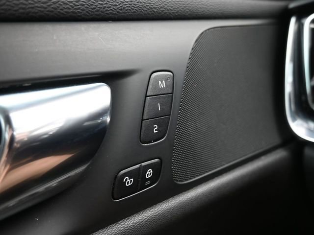 Used 2019 Volvo S60 T6 Momentum w/ Premium Package image 27
