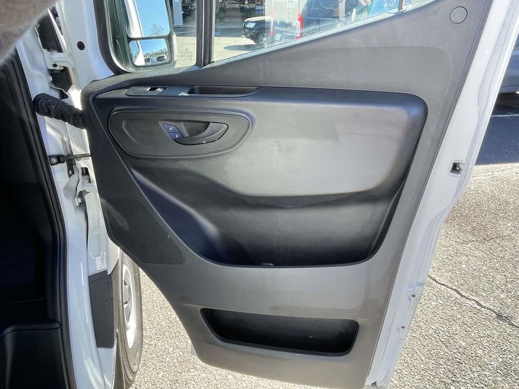 Used 2022 Mercedes-Benz Sprinter 144 Cargo image 16