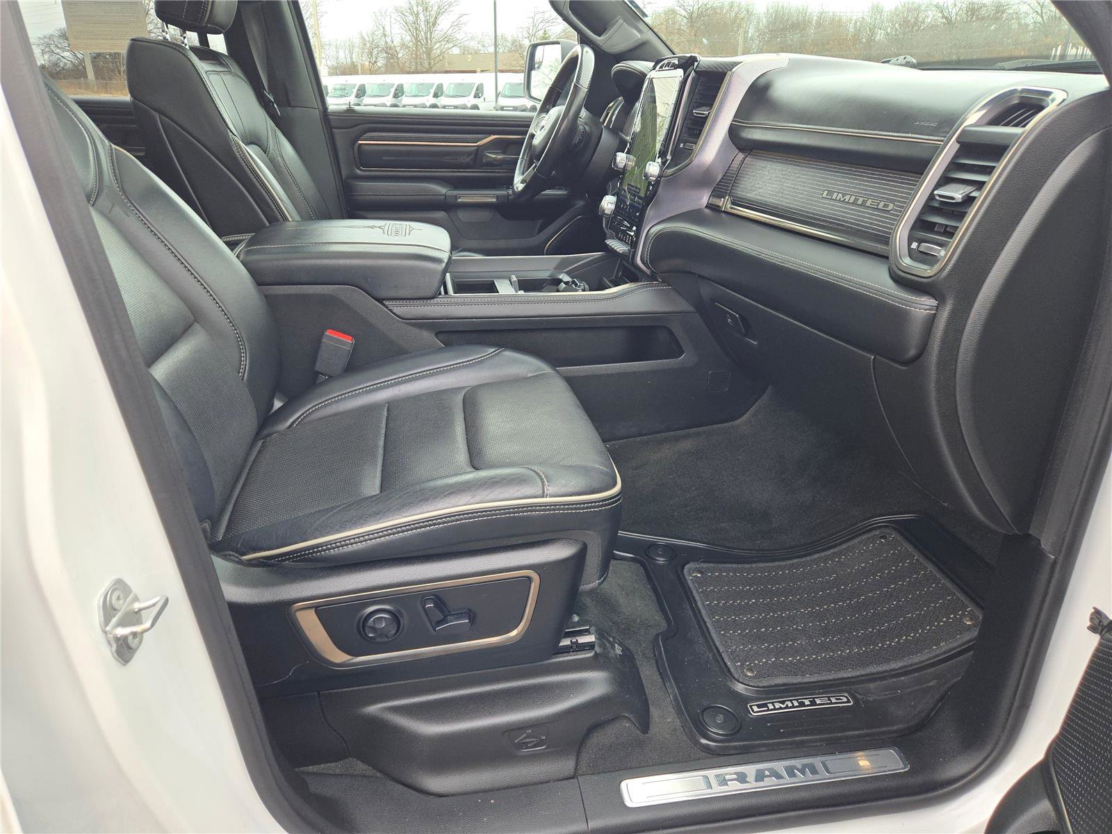 Certified 2021 RAM 1500 Limited w/ Body Color Bumper Group image 9