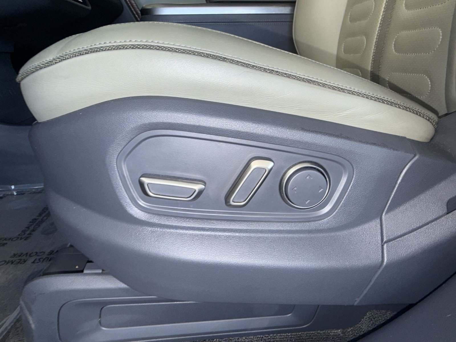 Used 2022 Rivian R1T Adventure AWD/4WD image 14