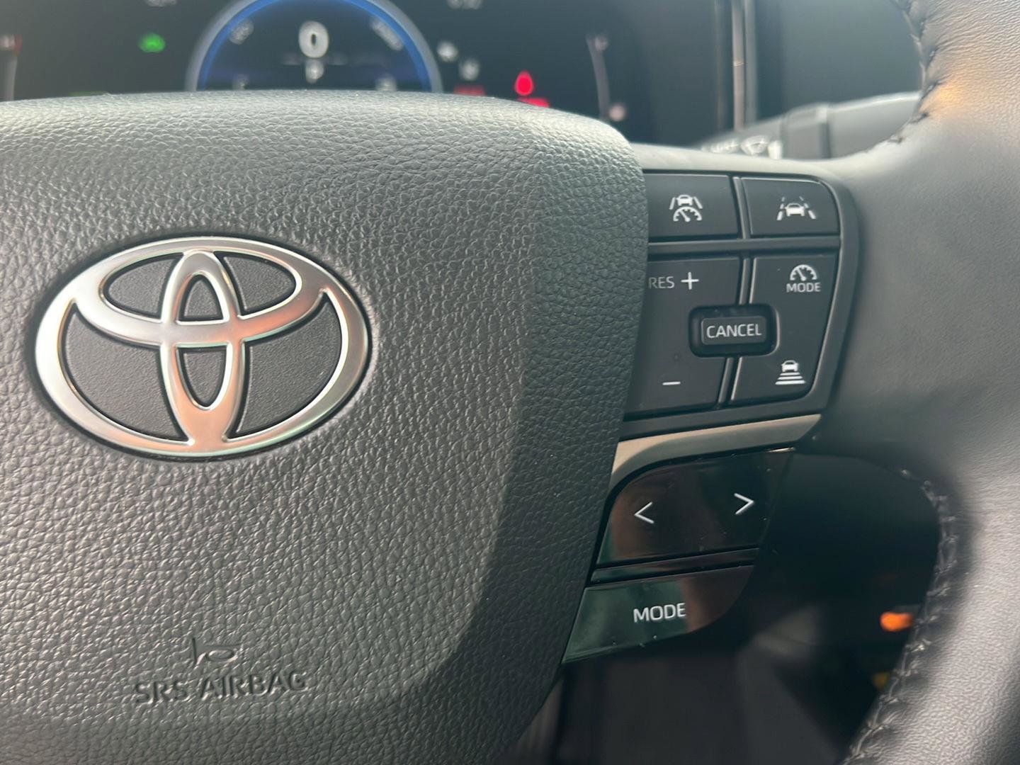 Used 2025 Toyota Camry LE w/ Convenience Package FWD image 22