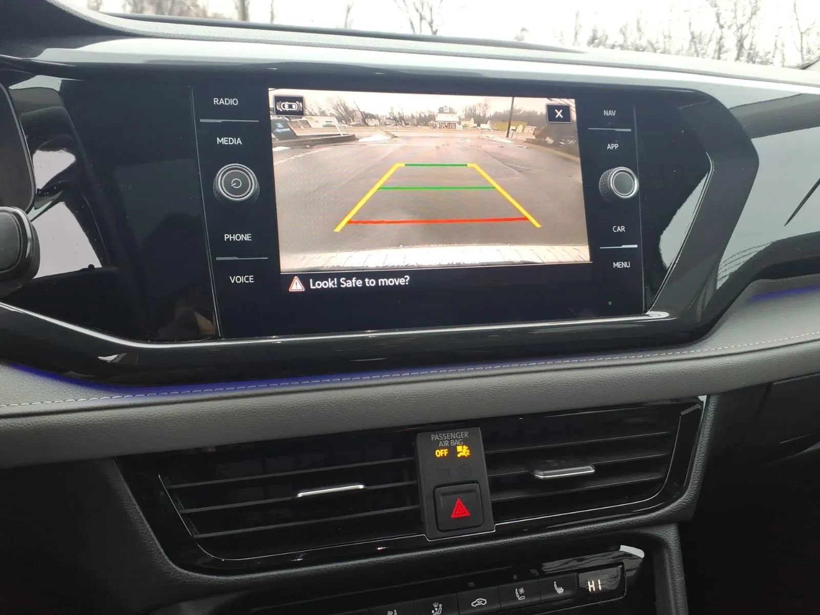 Used 2022 Volkswagen Taos SEL w/ Panoramic Sunroof Package AWD/4WD image 33