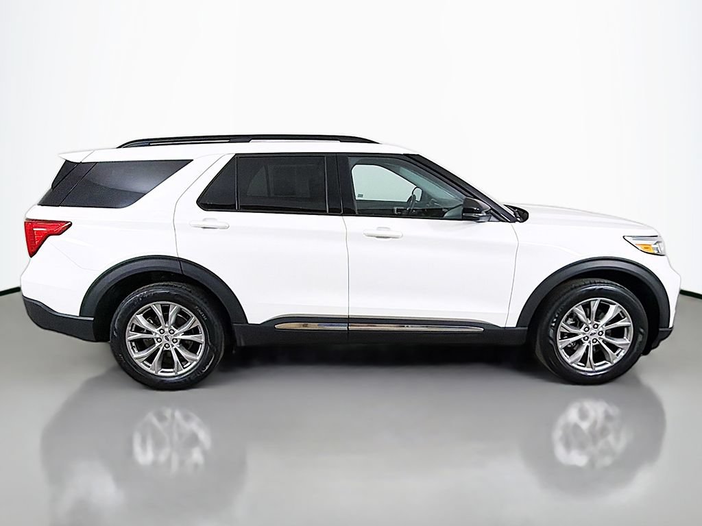 Used 2023 Ford Explorer XLT w/ Equipment Group 202A AWD/4WD image 19