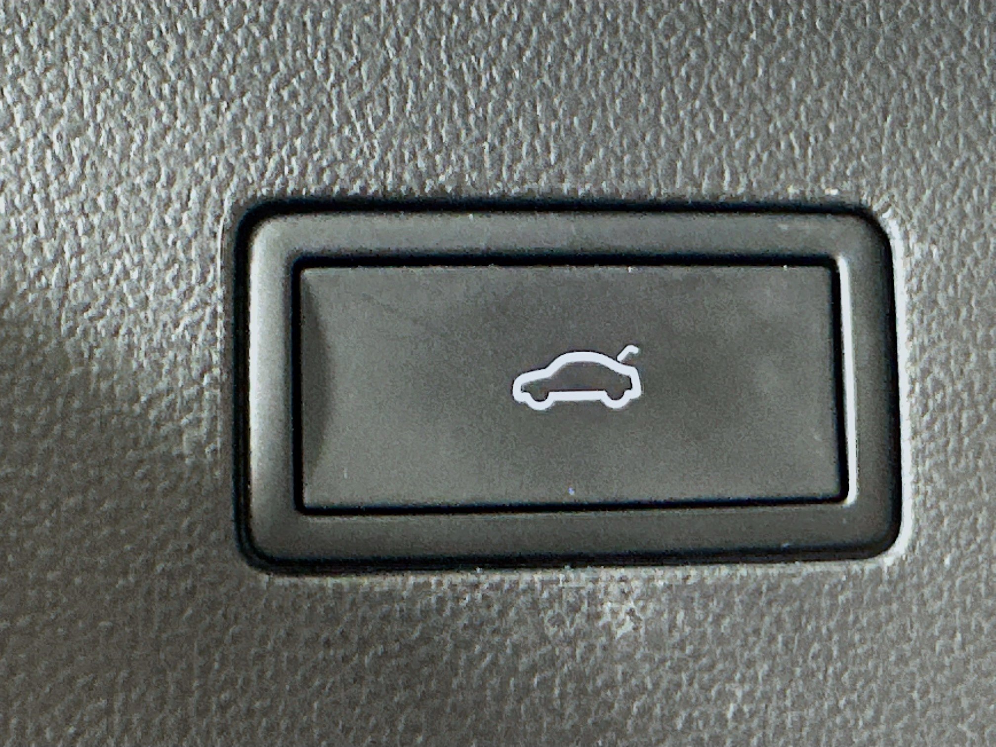 Used 2025 Volkswagen Atlas SE image 30