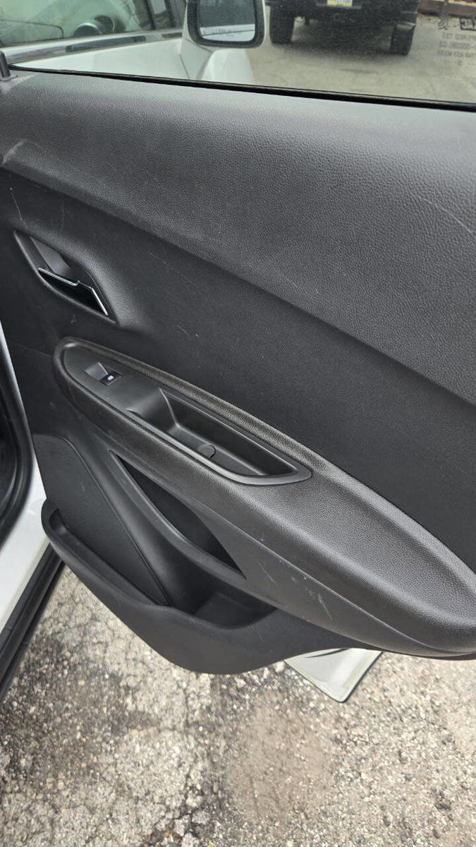 Used 2015 Chevrolet Trax LTZ w/ LPO, Protection Package AWD/4WD image 13