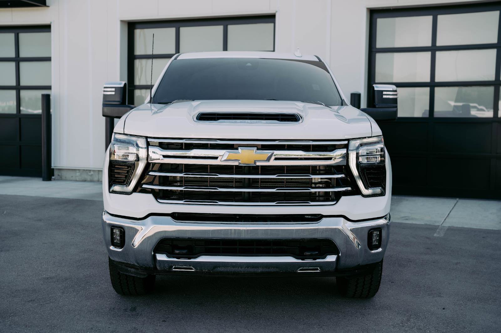 Used 2024 Chevrolet Silverado 2500 LTZ image 2