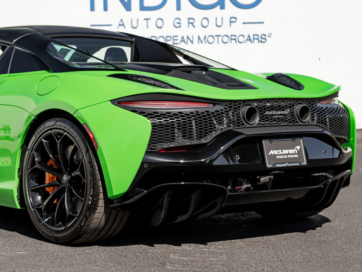 Used 2026 McLaren Artura Spider RWD image 12