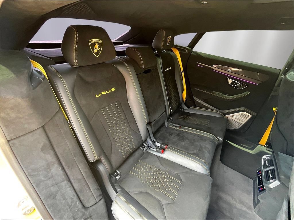 Used 2023 Lamborghini Urus Performante AWD/4WD image 23