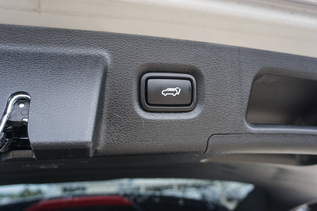 Used 2023 Hyundai Santa Fe SEL w/ Cargo Package FWD image 8