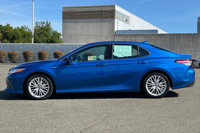 Certified 2019 Toyota Camry XLE w/ Sunroof Package FWD image 9