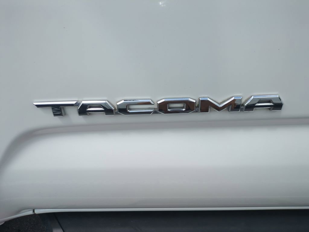 Used 2022 Toyota Tacoma SR5 w/ Technology Package RWD image 31