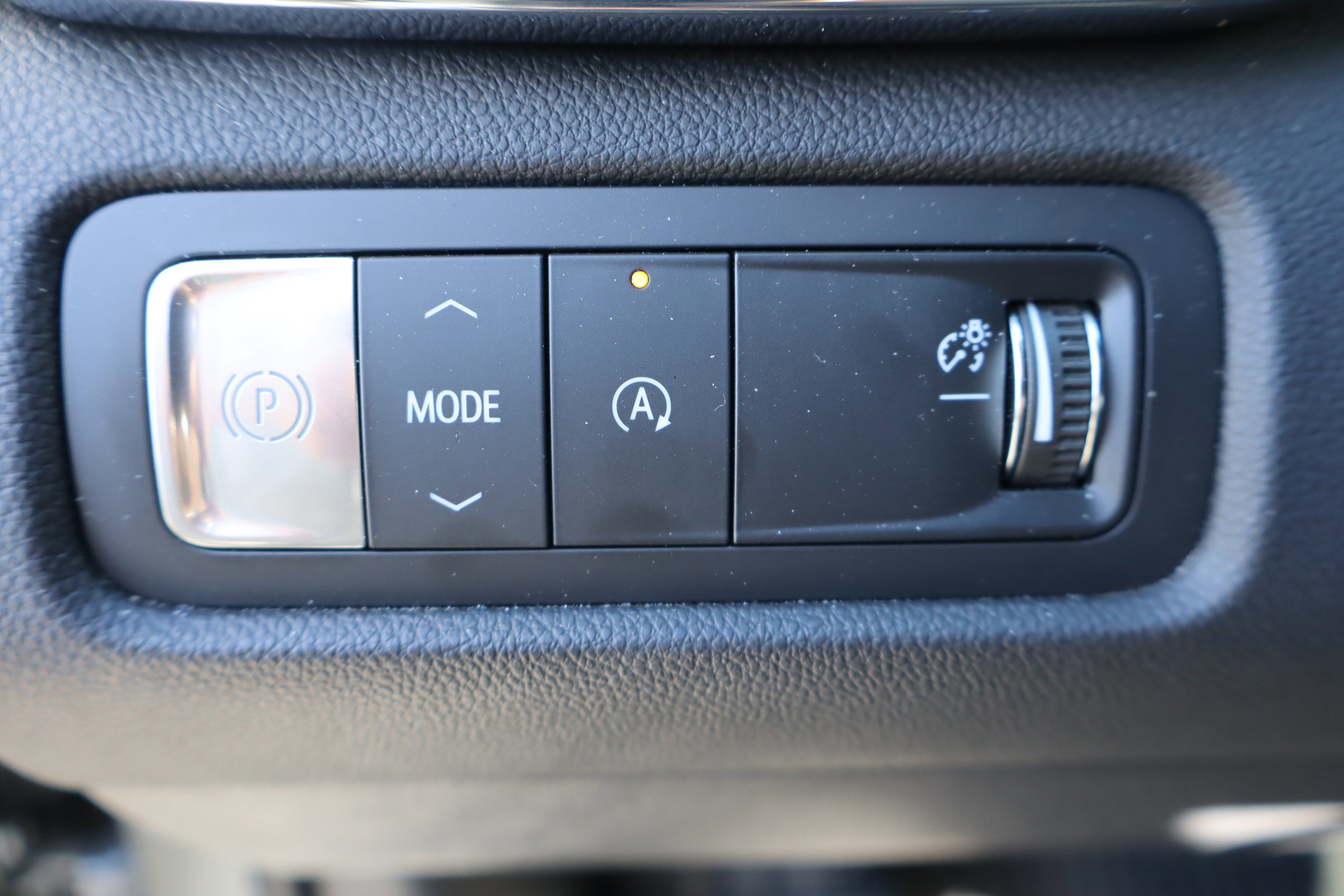 Used 2024 GMC Acadia Elevation w/ Black Edition image 18