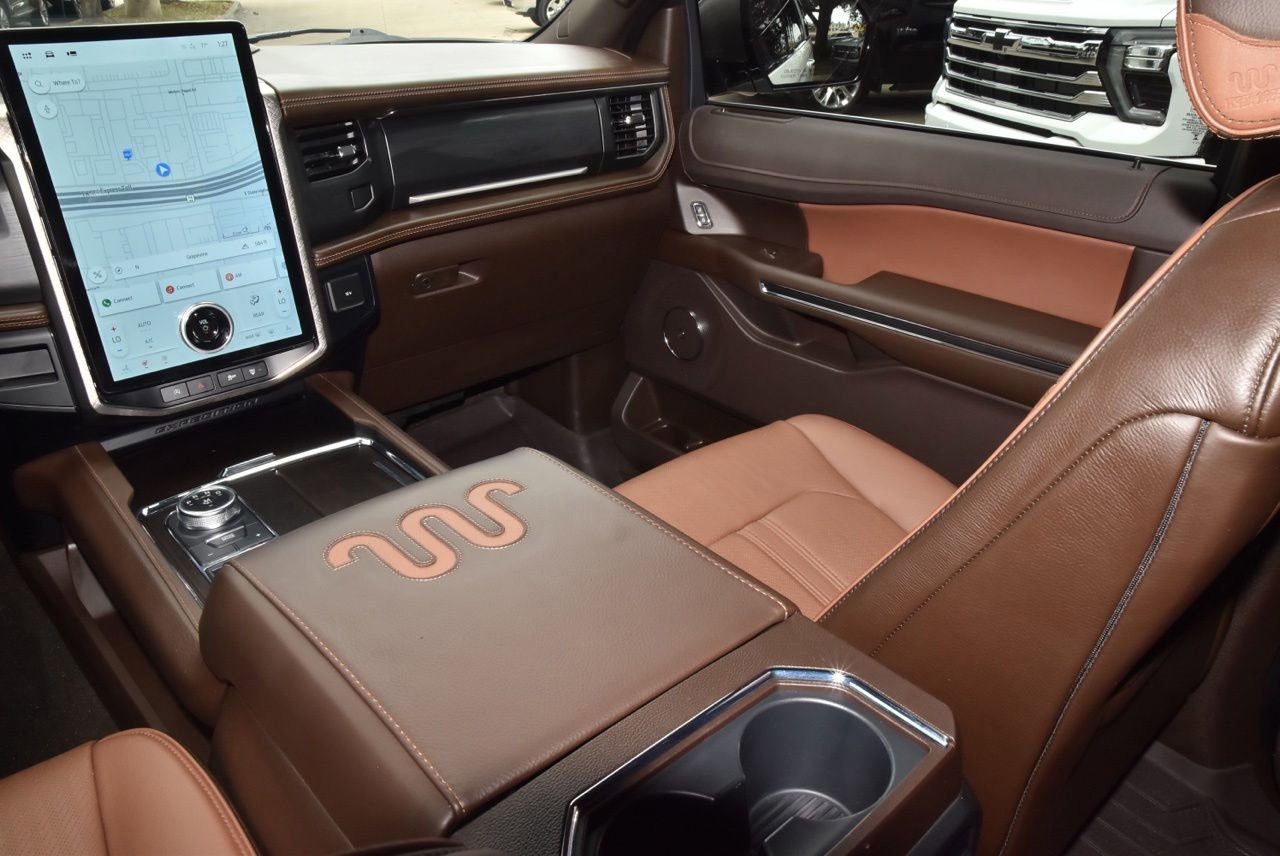 Used 2024 Ford Expedition Max King Ranch RWD image 18