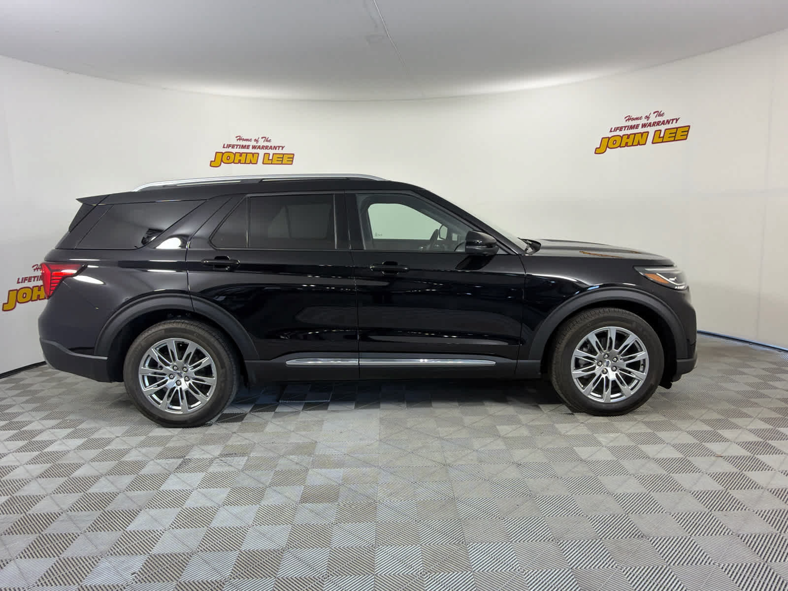 Used 2026 Ford Explorer Platinum RWD image 7