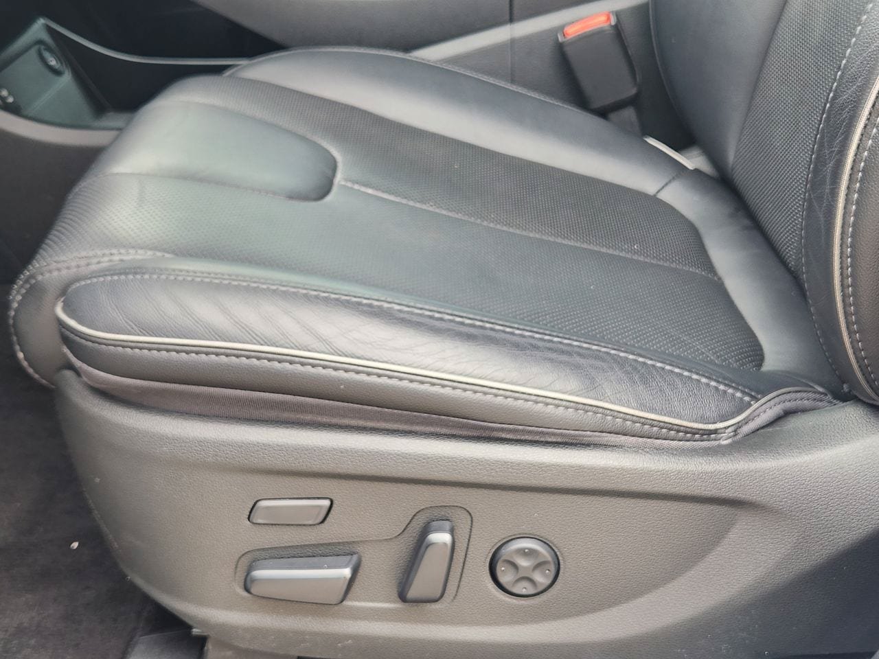 Certified 2023 Hyundai Santa Fe Limited AWD/4WD image 23
