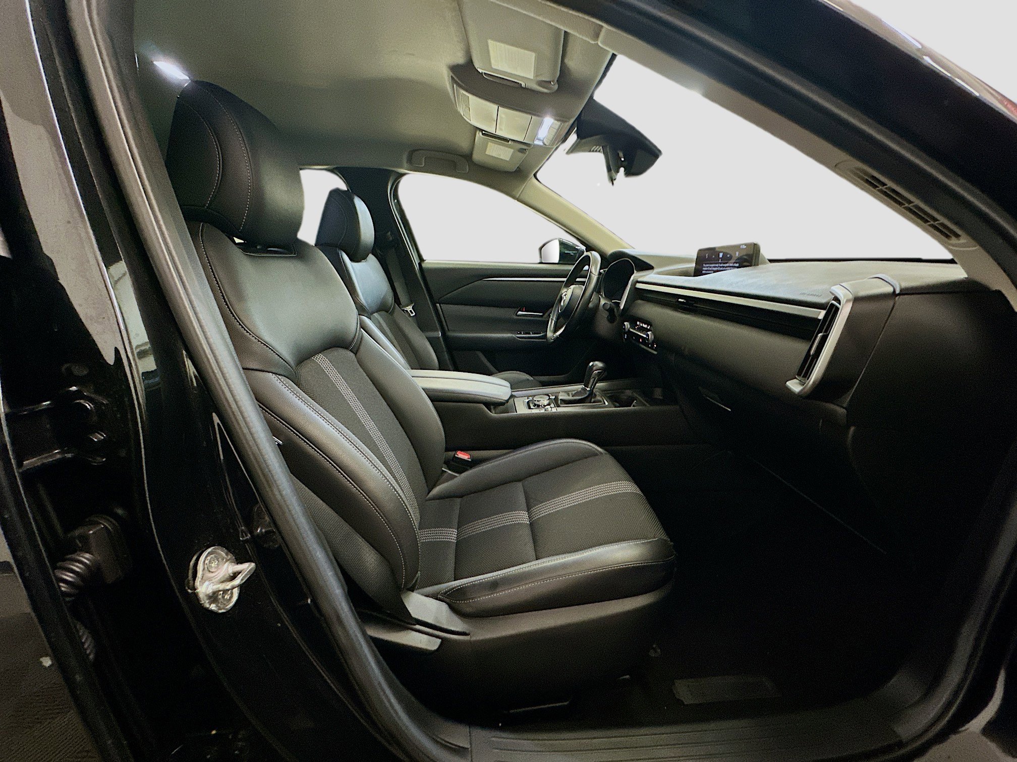 Used 2024 MAZDA CX-50 AWD 2.5 S w/ Preferred Package image 32