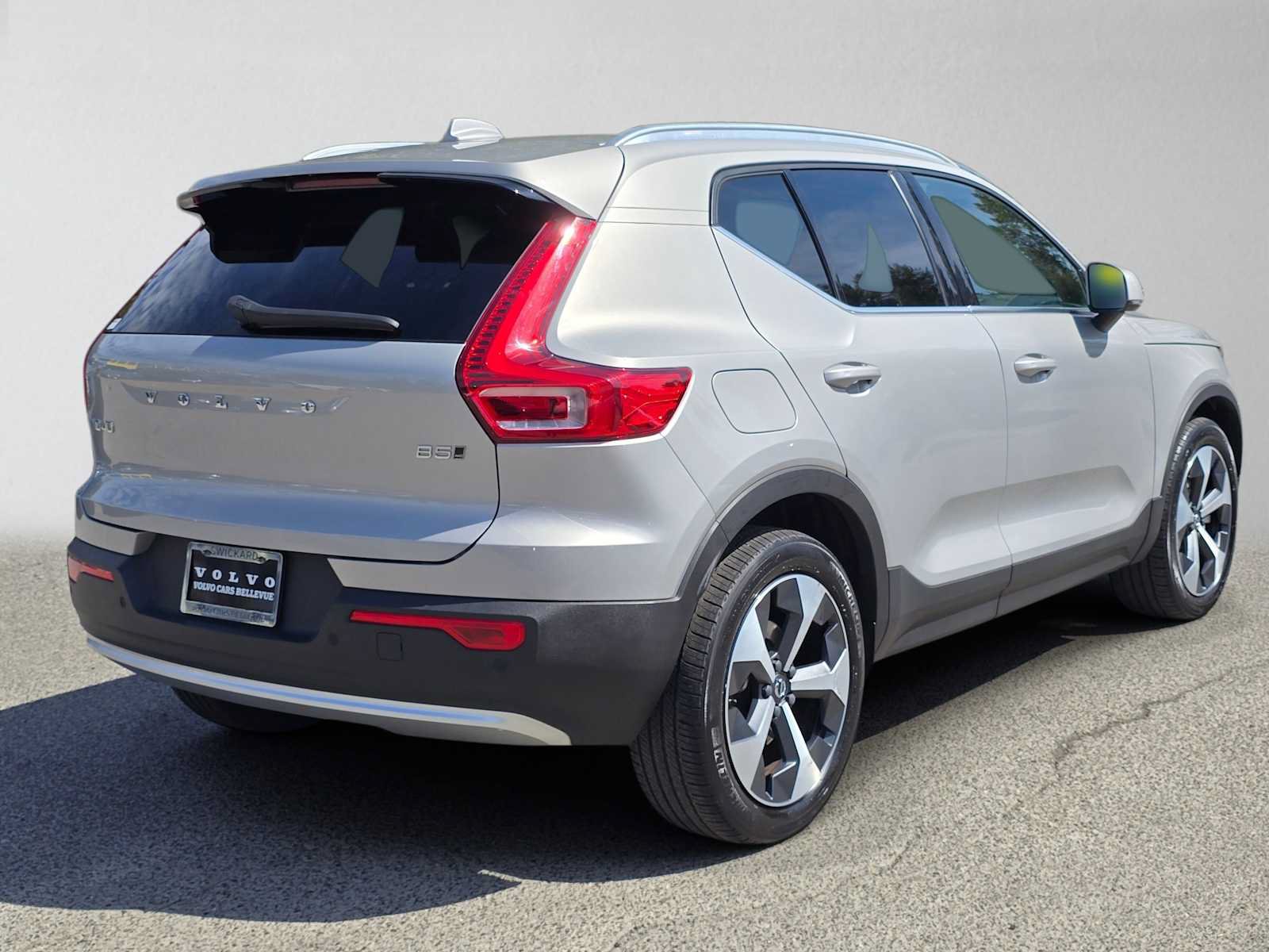 Certified 2024 Volvo XC40 B5 Core w/ Climate Package AWD/4WD image 5