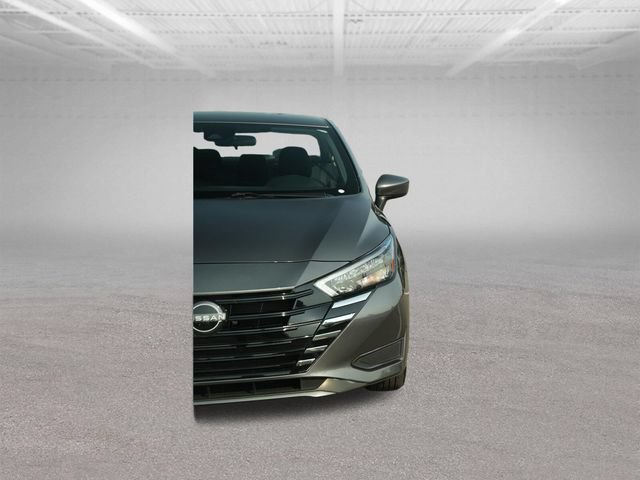 Used 2025 Nissan Versa SV FWD image 41