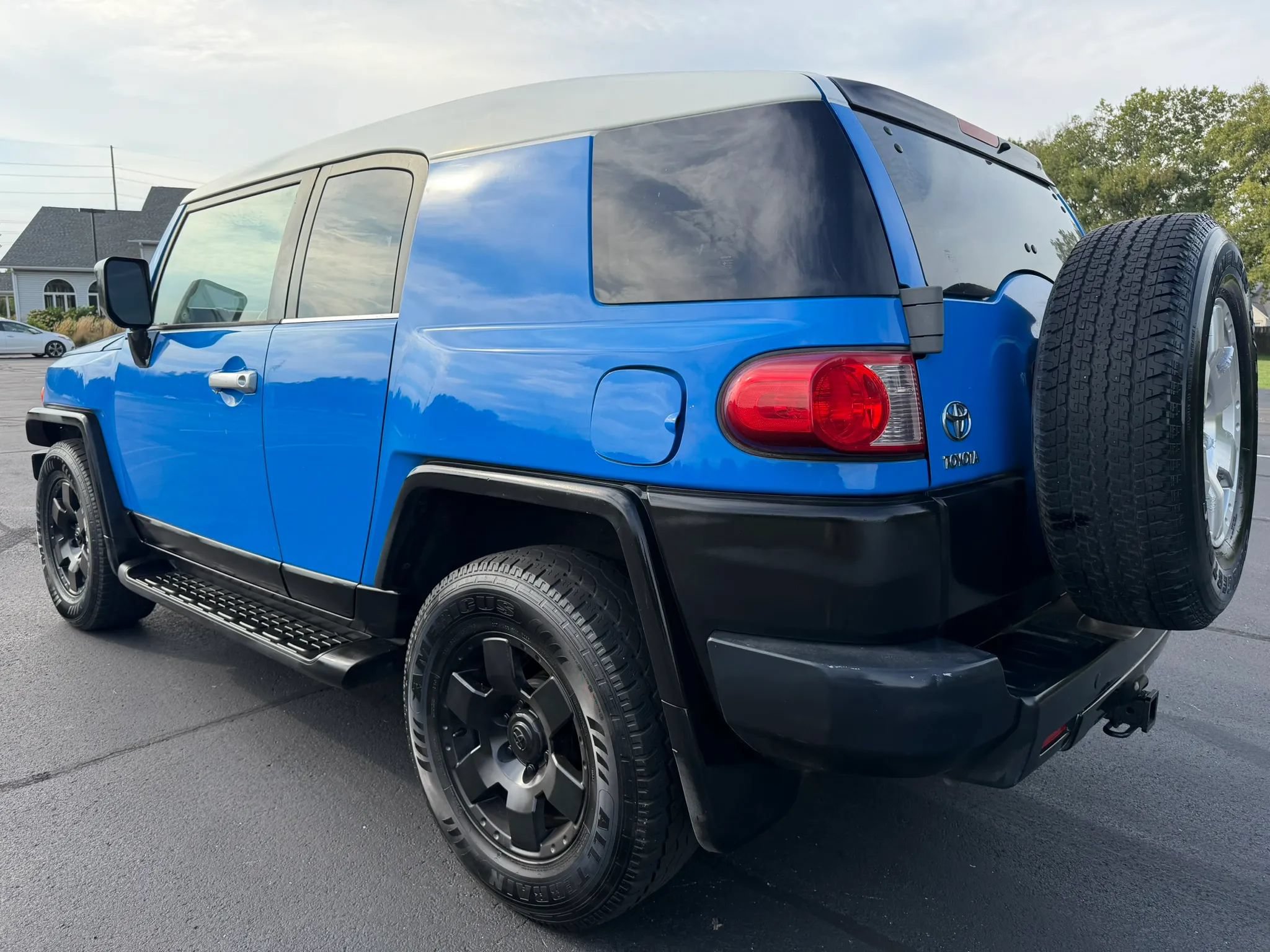 Used 2007 Toyota FJ Cruiser 2WD w/ Upgrade Pkg 2 image 4
