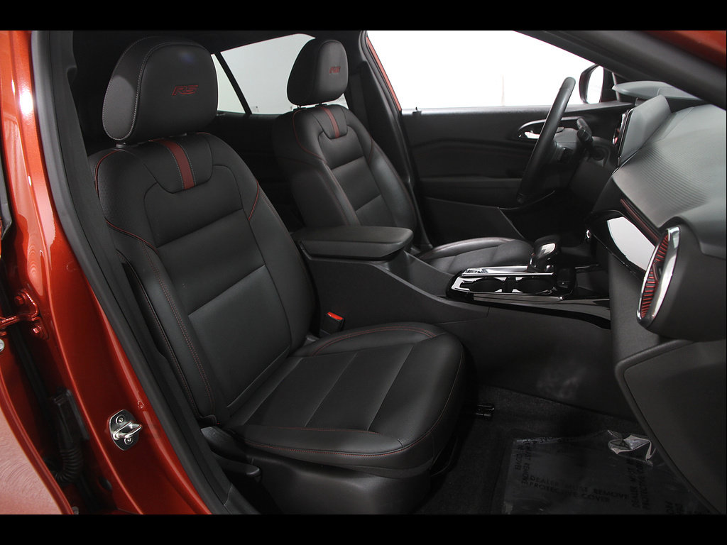 Certified 2024 Chevrolet Trax RS FWD image 16